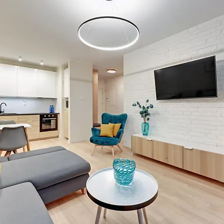 Grano - Pool, Sauna, & Parking By Downtown 아파트 *