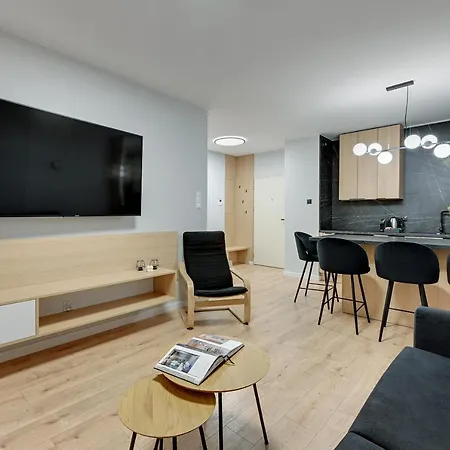 아파트 Grano - Pool, Sauna, & Parking By Downtown *
