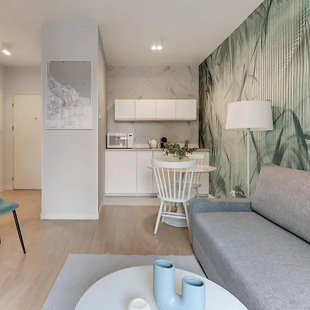 아파트 Grano - Pool, Sauna, & Parking By Downtown