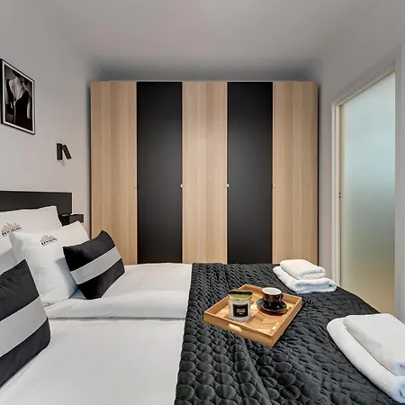 Grano - Pool, Sauna, & Parking By Downtown 아파트 *
