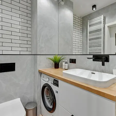 아파트 Grano - Pool, Sauna, & Parking By Downtown