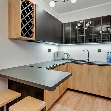 아파트 Grano - Pool, Sauna, & Parking By Downtown *